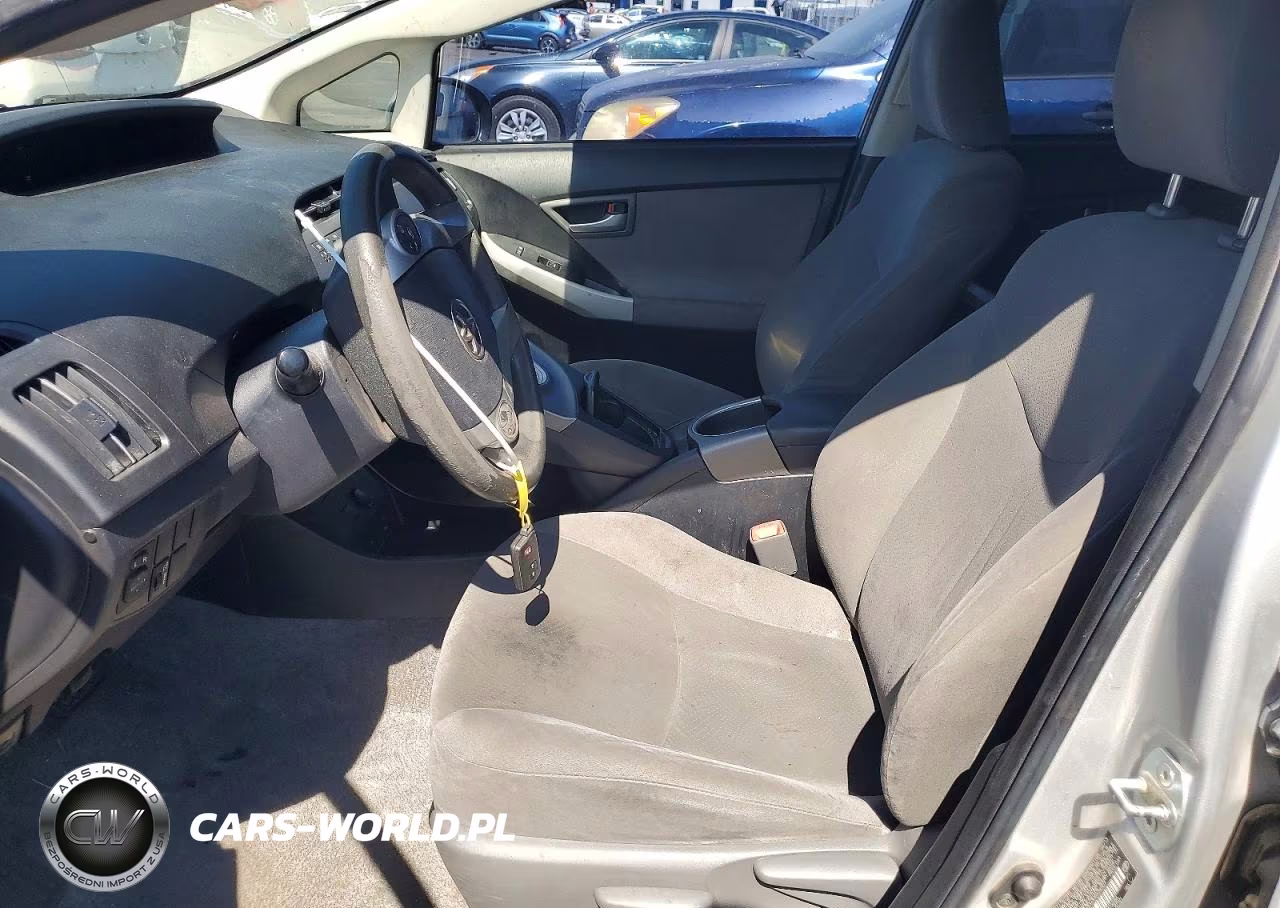 2013 Toyota Prius Two VIN:JTDKN3DU3D5628507 - 7