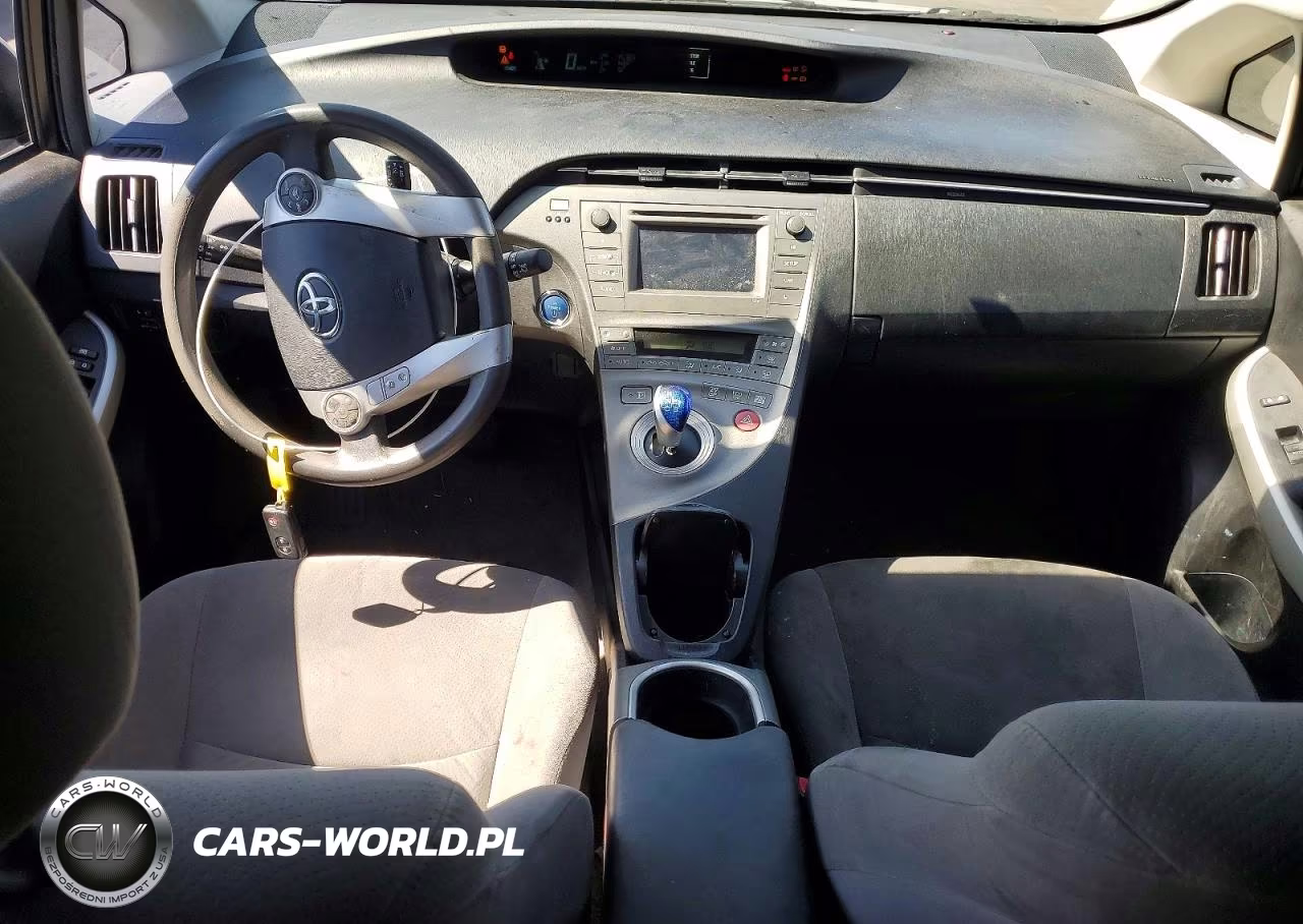 2013 Toyota Prius Two VIN:JTDKN3DU3D5628507 - 8