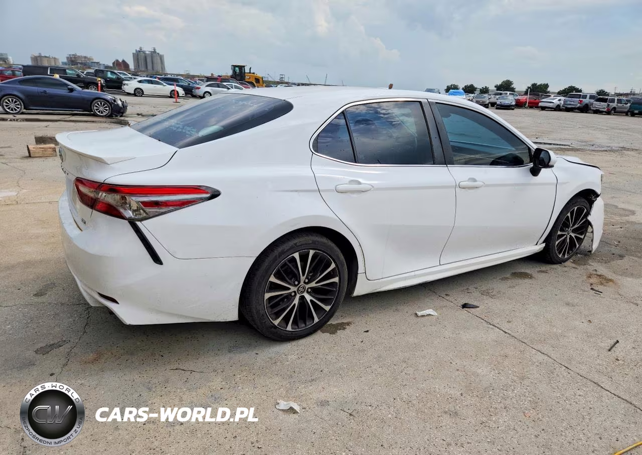 2018 Toyota Camry VIN:4T1B11HK4JU600088 - 3