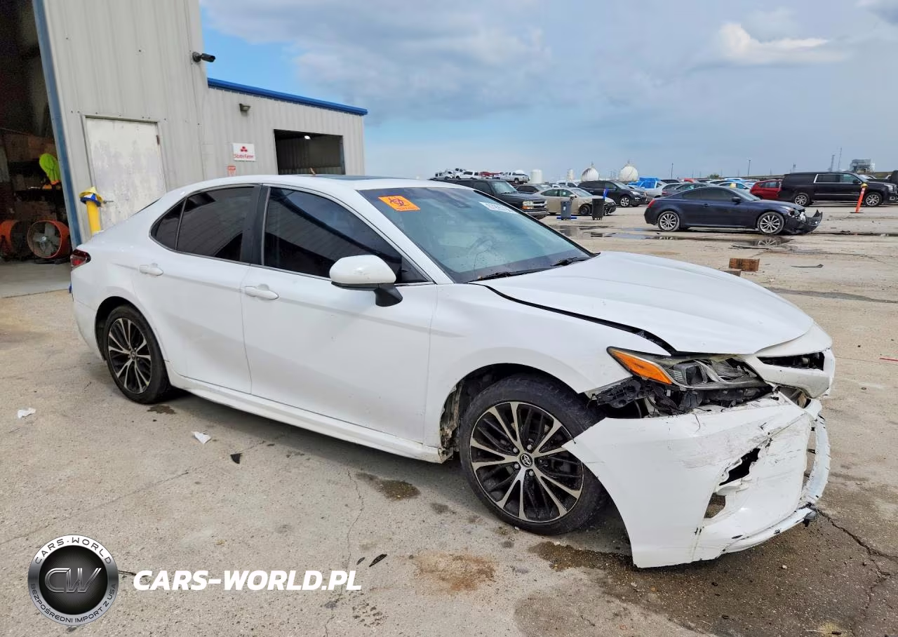 2018 Toyota Camry VIN:4T1B11HK4JU600088 - 4