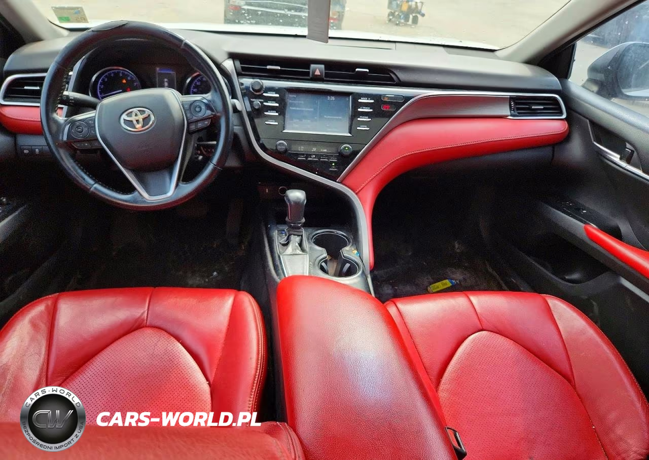 2018 Toyota Camry VIN:4T1B11HK4JU600088 - 8