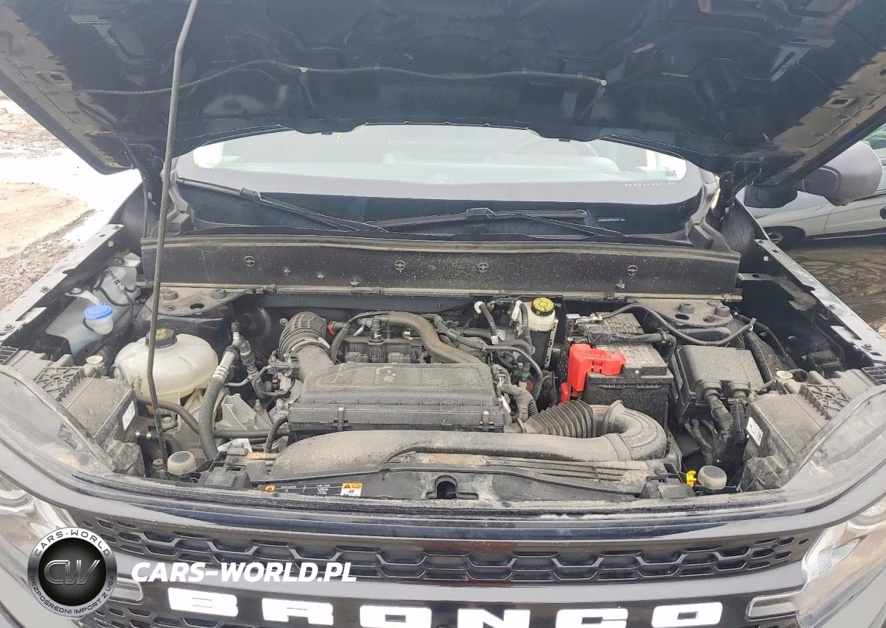 2025 Ford Bronco Sport Outer Banks VIN:3FMCR9CN8SRE26614 - 12