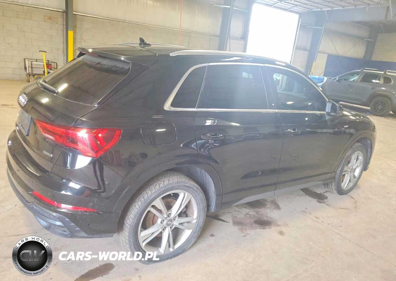 2019 Audi Q3 Premium Plus S-Line VIN:WA1EECF35K1065878 - 3