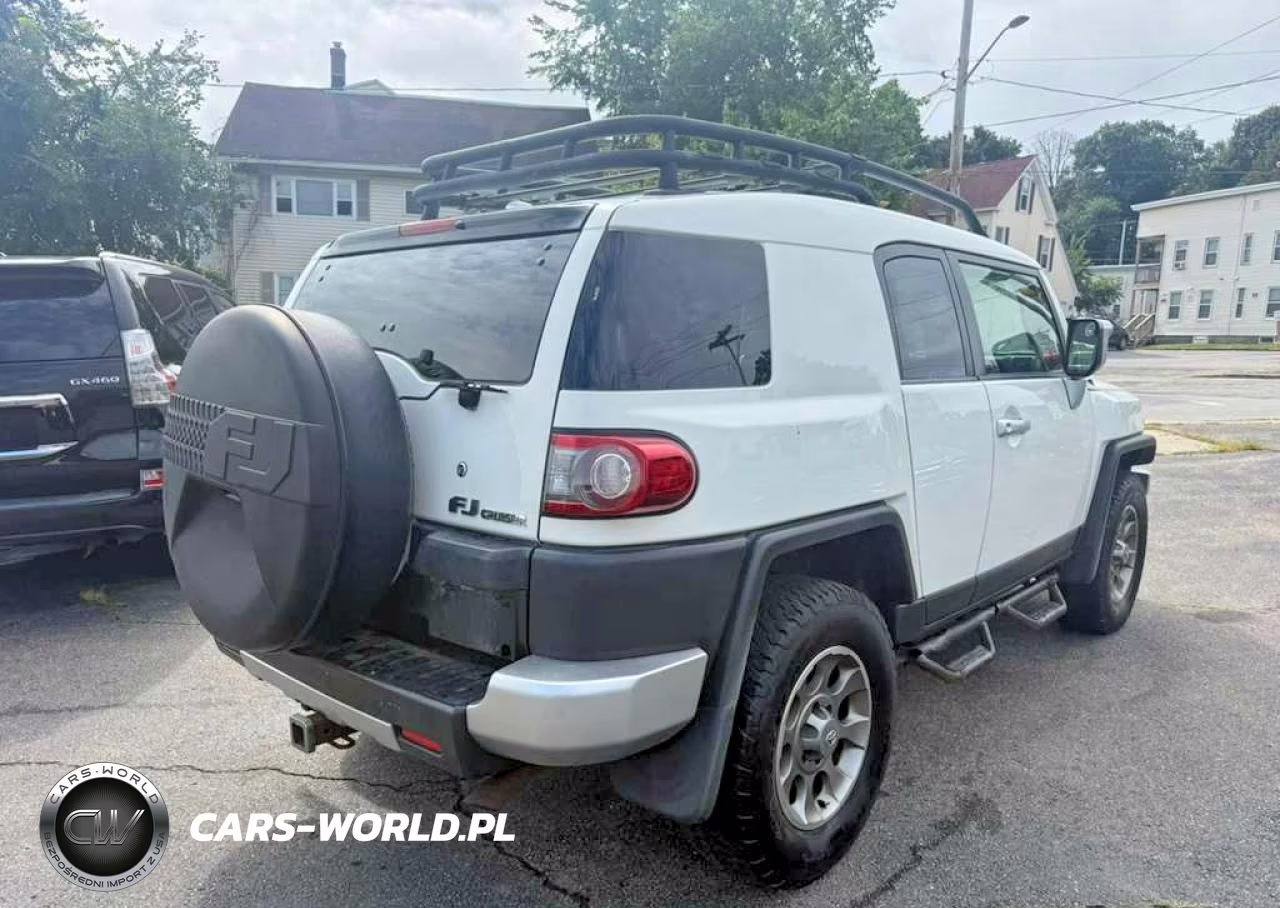 2012 Toyota Fj Cruiser Base VIN:JTEBU4BF1CK147907 - 3