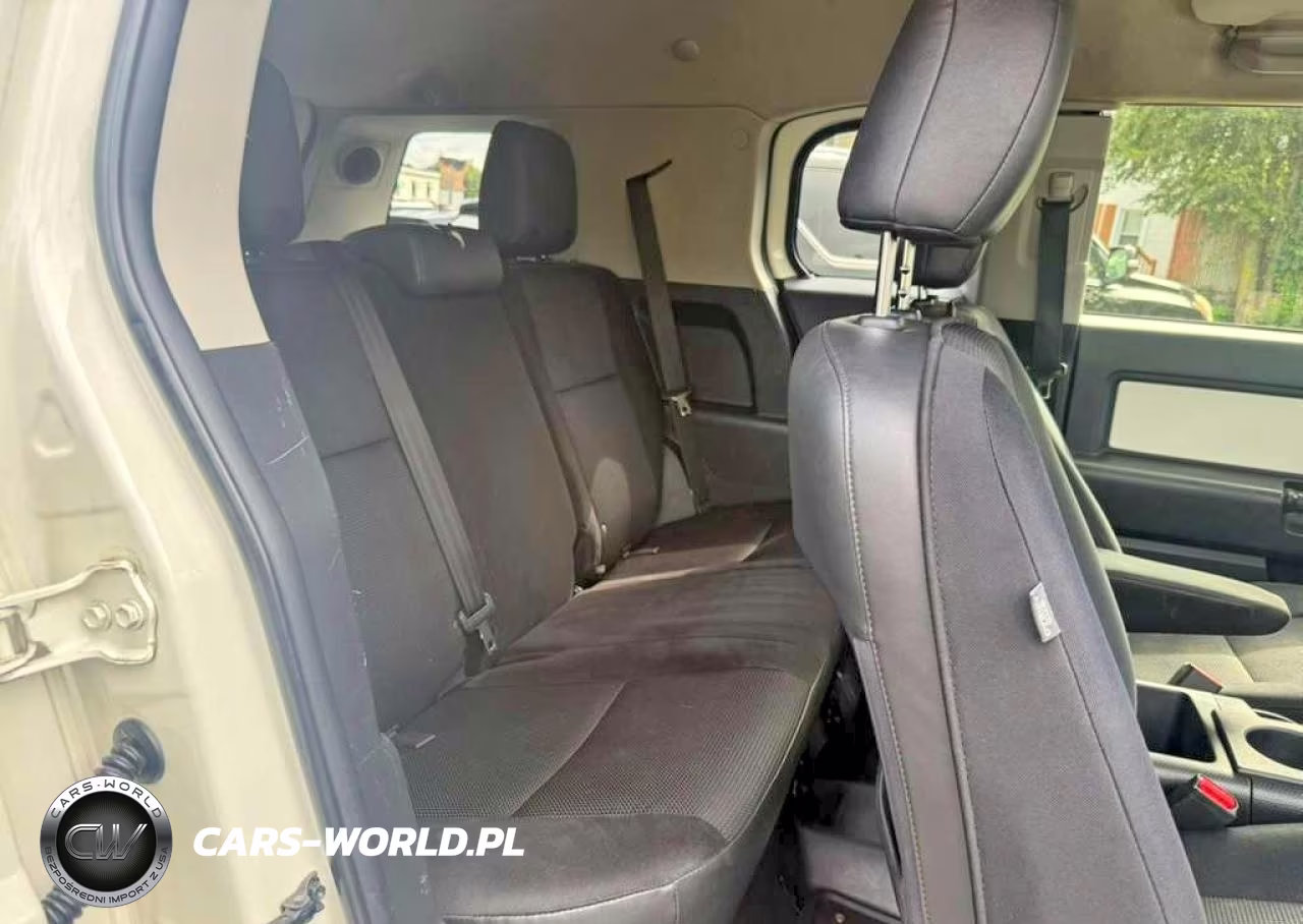 2012 Toyota Fj Cruiser Base VIN:JTEBU4BF1CK147907 - 7
