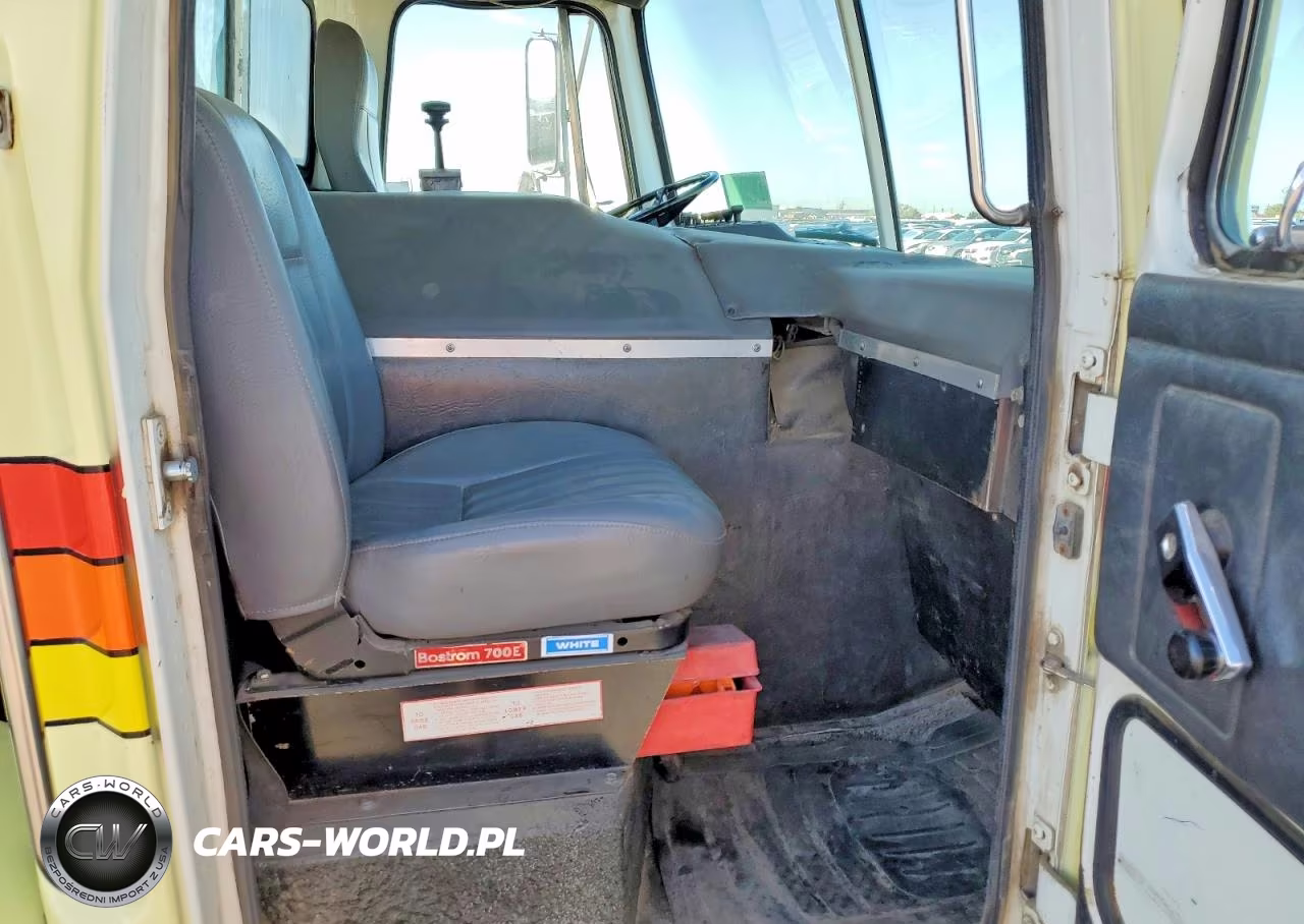 1988 Volvo Wxll Refuse Truck VIN:4V2HCFAD6JU500492 - 12