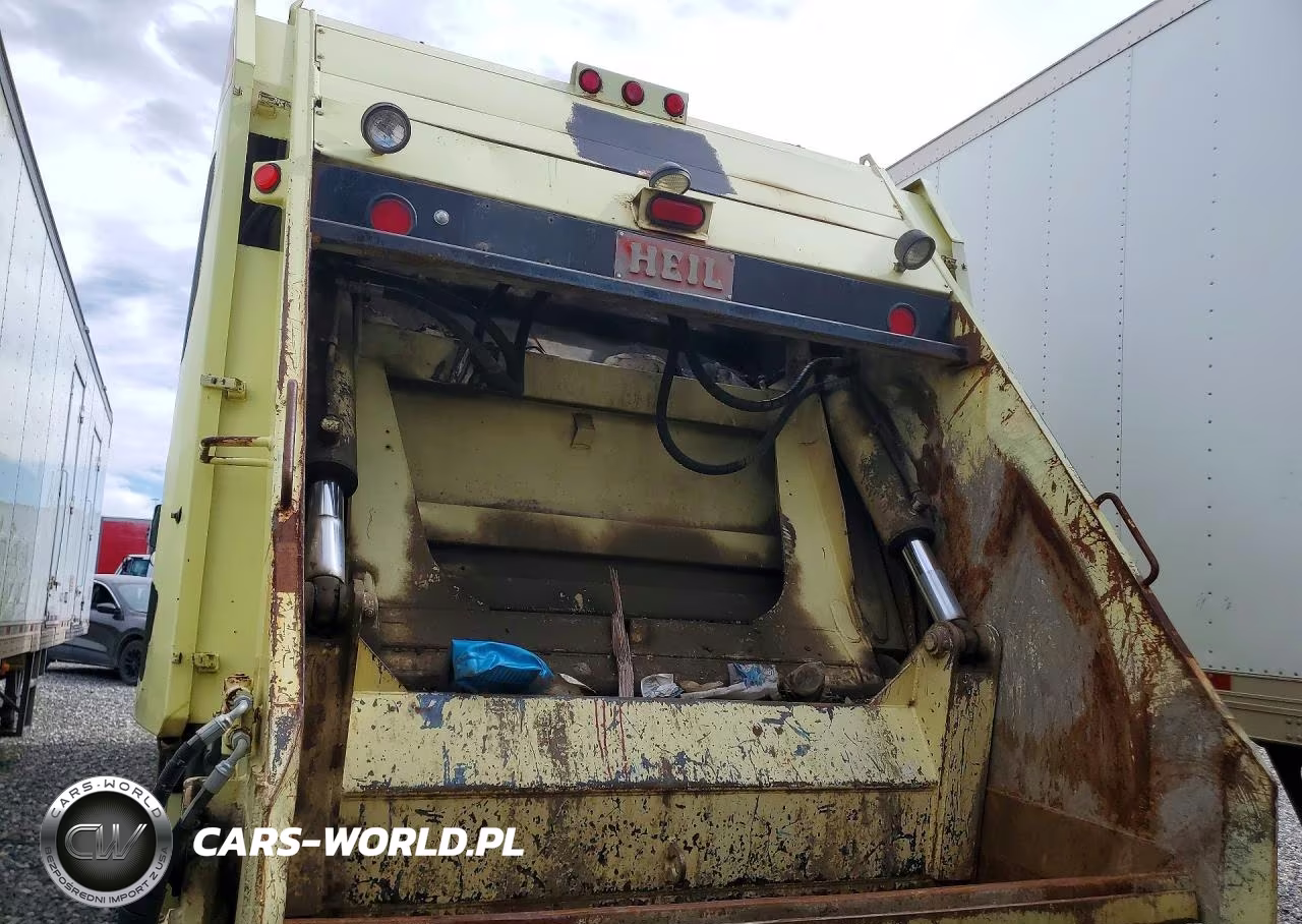 1988 Volvo Wxll Refuse Truck VIN:4V2HCFAD6JU500492 - 6
