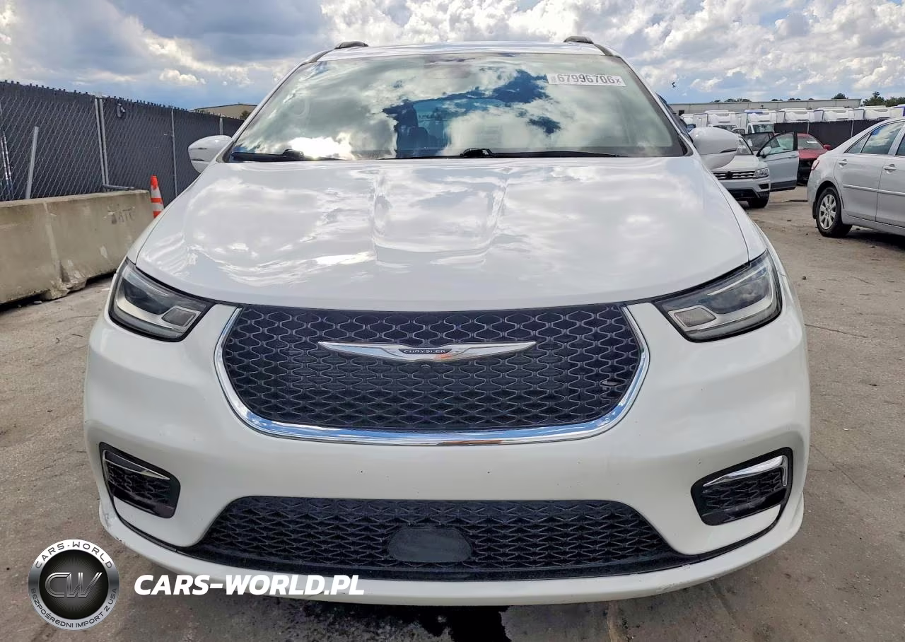 2022 Chrysler Pacifica Touring L VIN:2C4RC1BG1NR150680 - 5