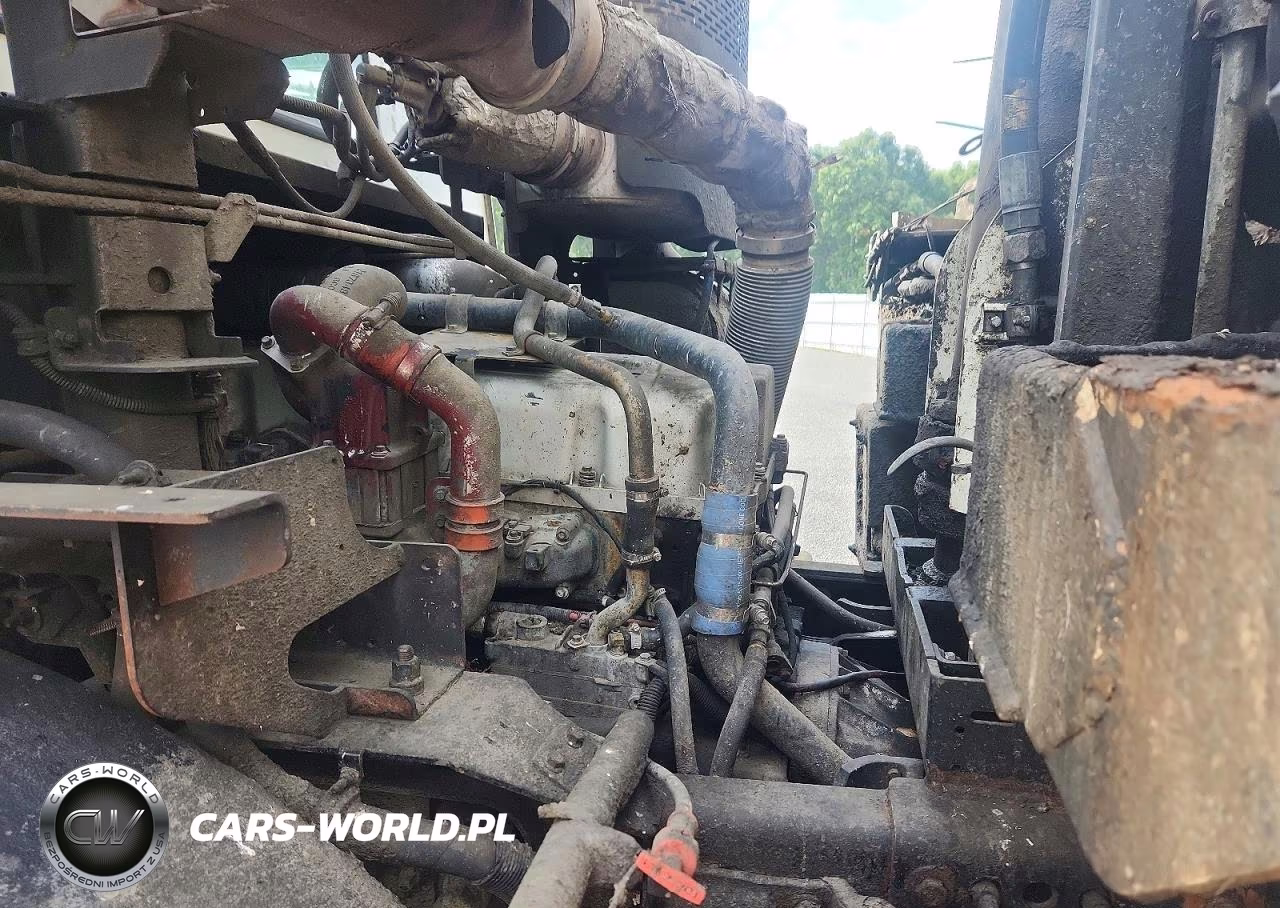 2016 Mack Leu613 Refuse Truck VIN:1M2AU04C8GM010240 - 11