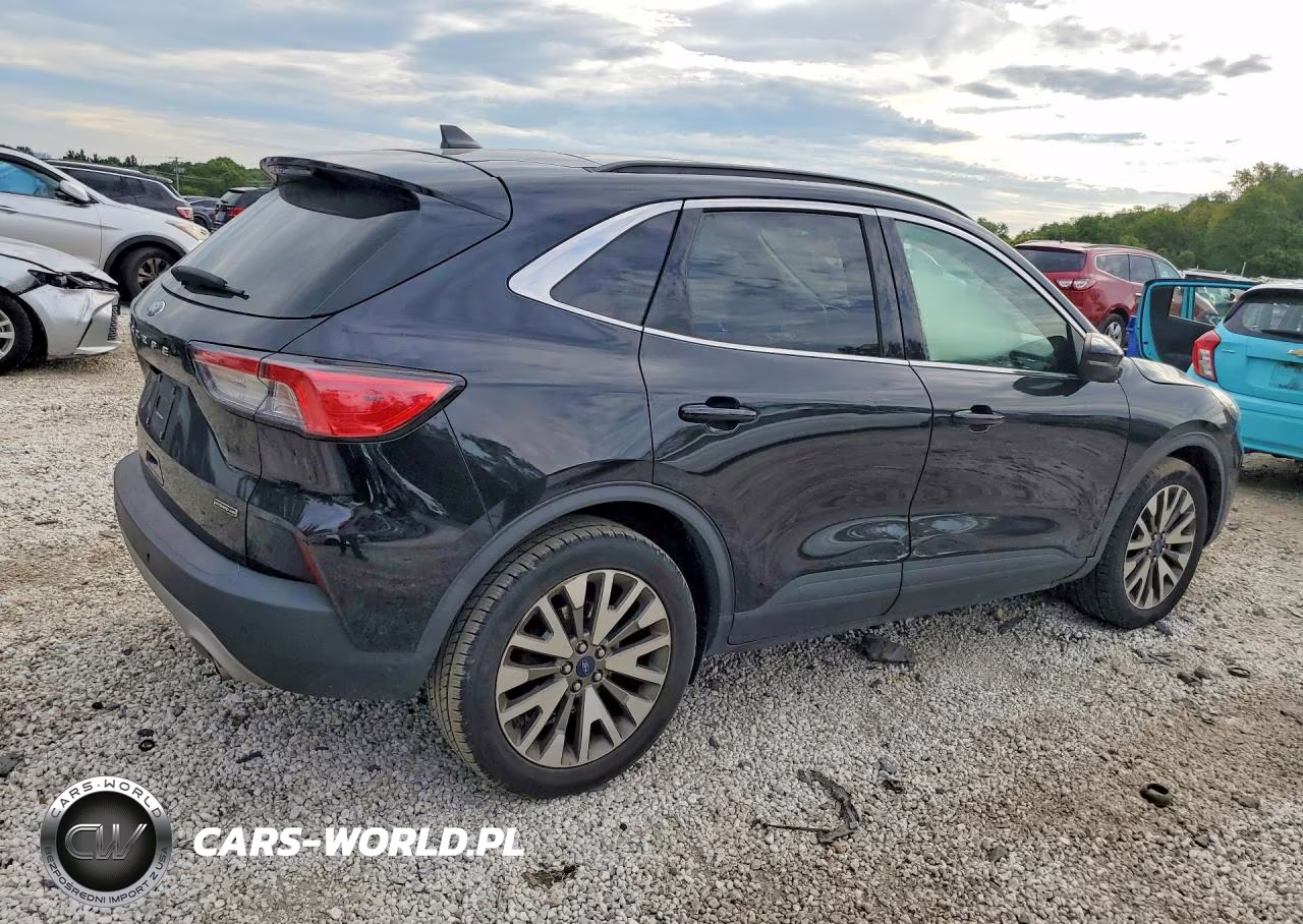 2020 Ford Escape Titanium VIN:1FMCU9DZ9LUB28213 - 3