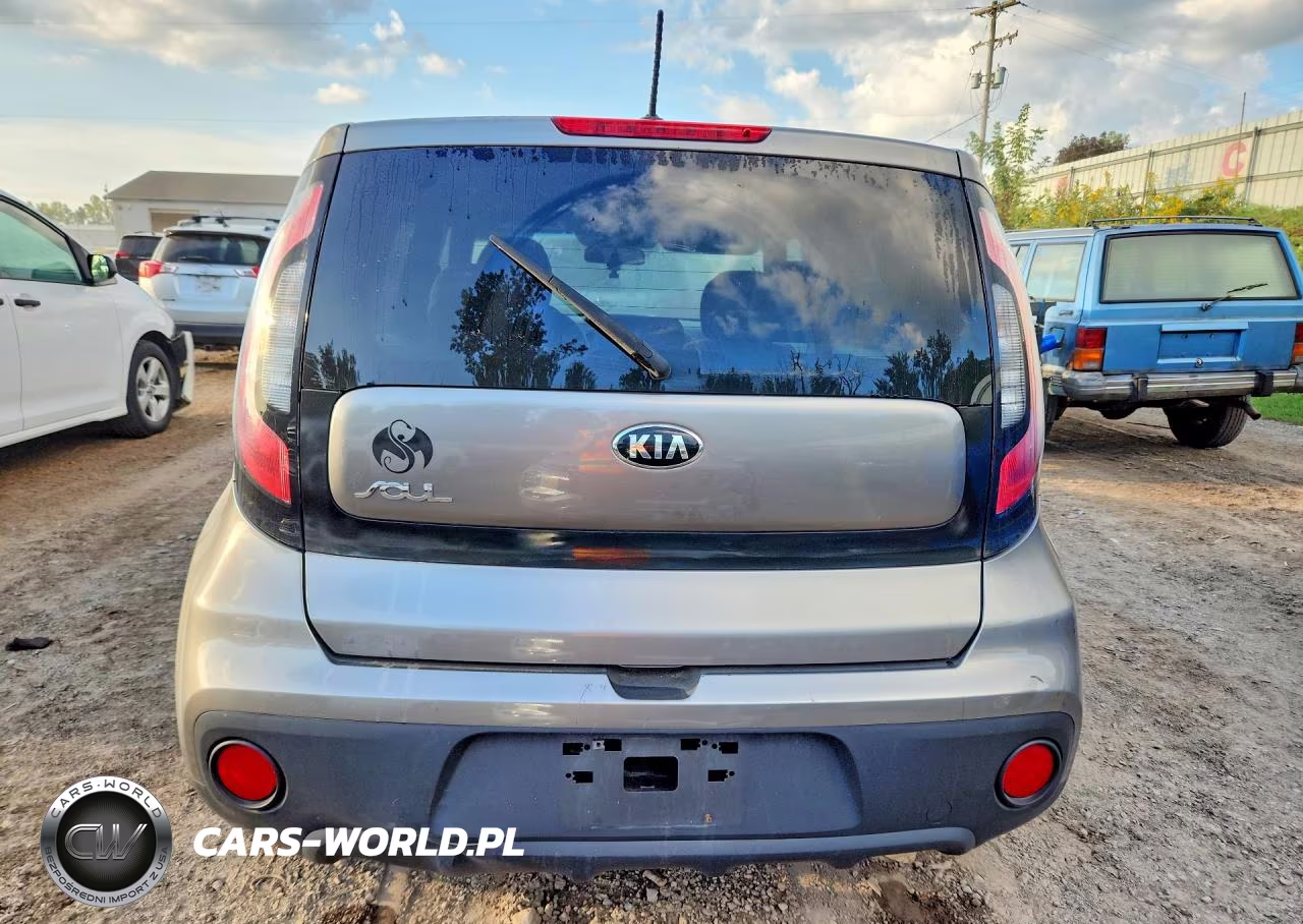 2018 Kia Soul Base VIN:KNDJN2A23J7555602 - 6