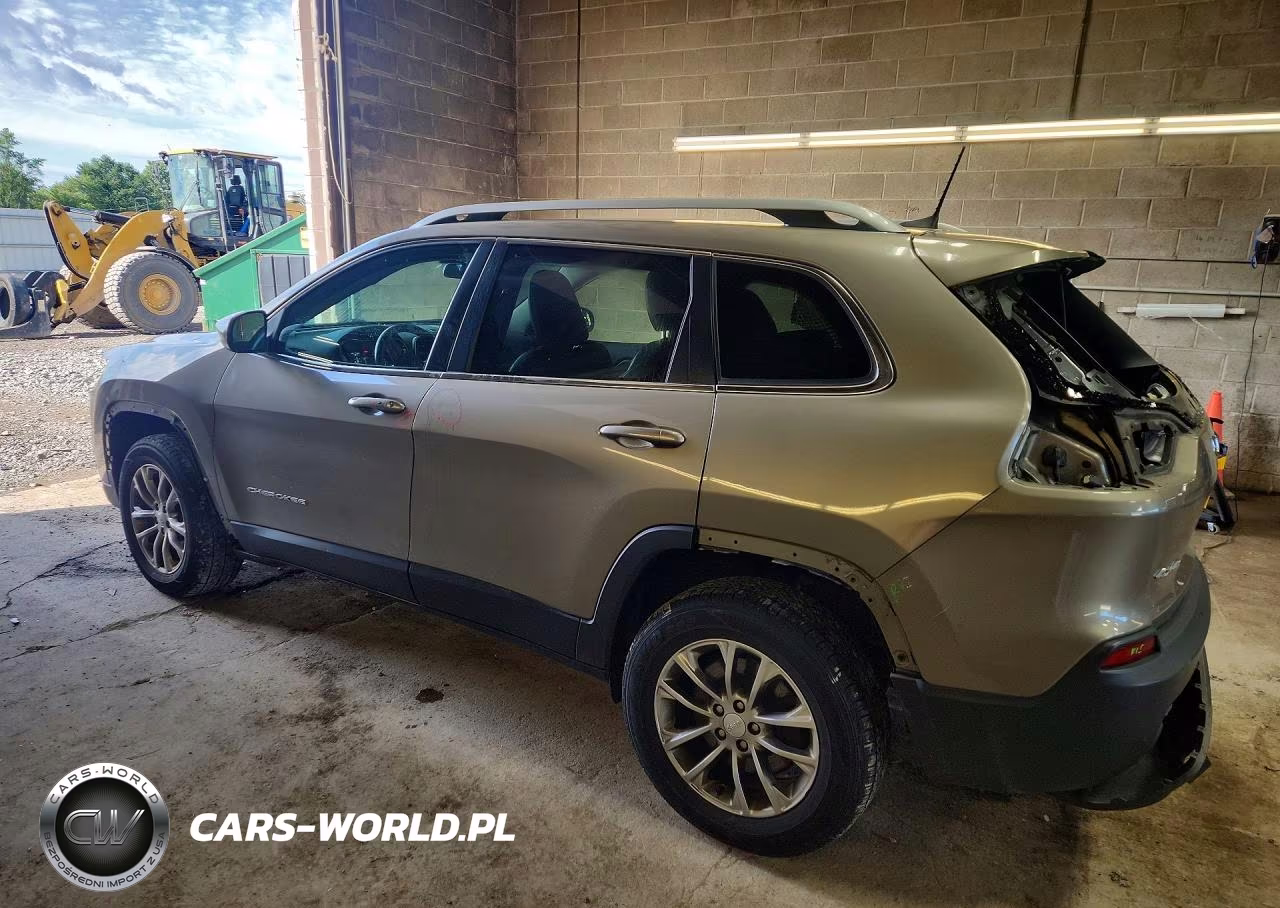 2019 Jeep Cherokee Latitude Plus VIN:1C4PJMLB3KD186354 - 2