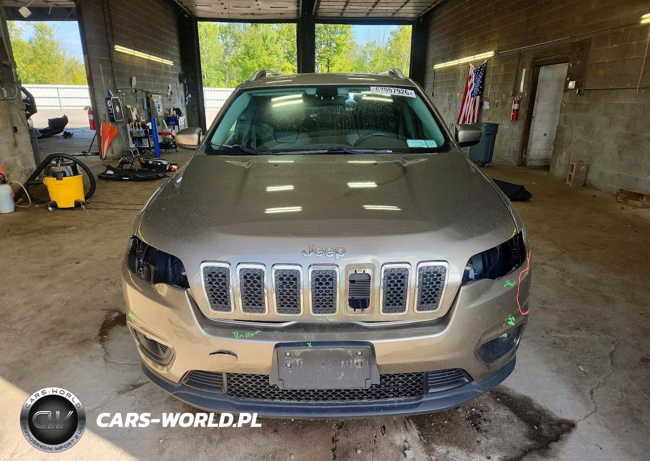 2019 Jeep Cherokee Latitude Plus VIN:1C4PJMLB3KD186354 - 5