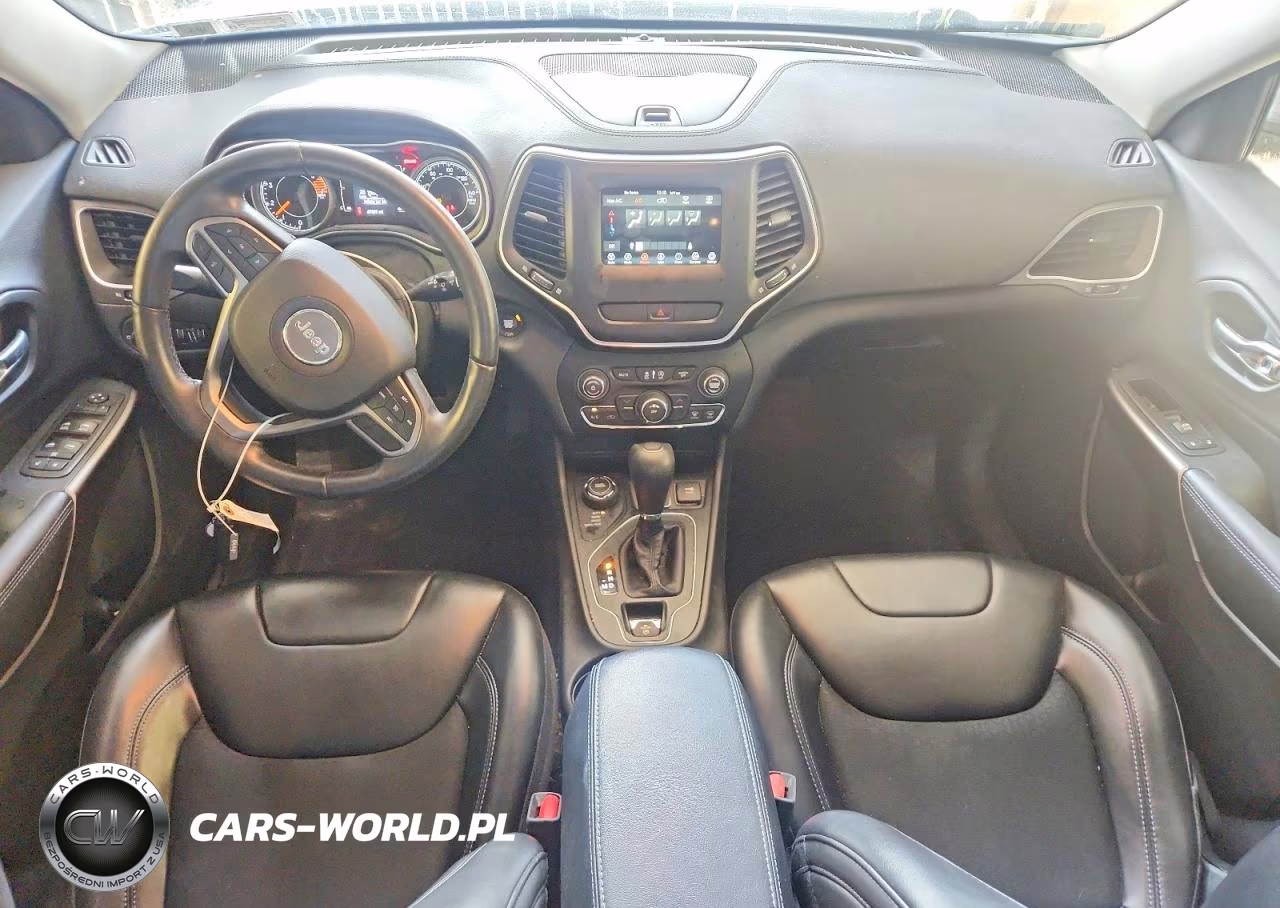 2019 Jeep Cherokee Latitude Plus VIN:1C4PJMLB3KD186354 - 8