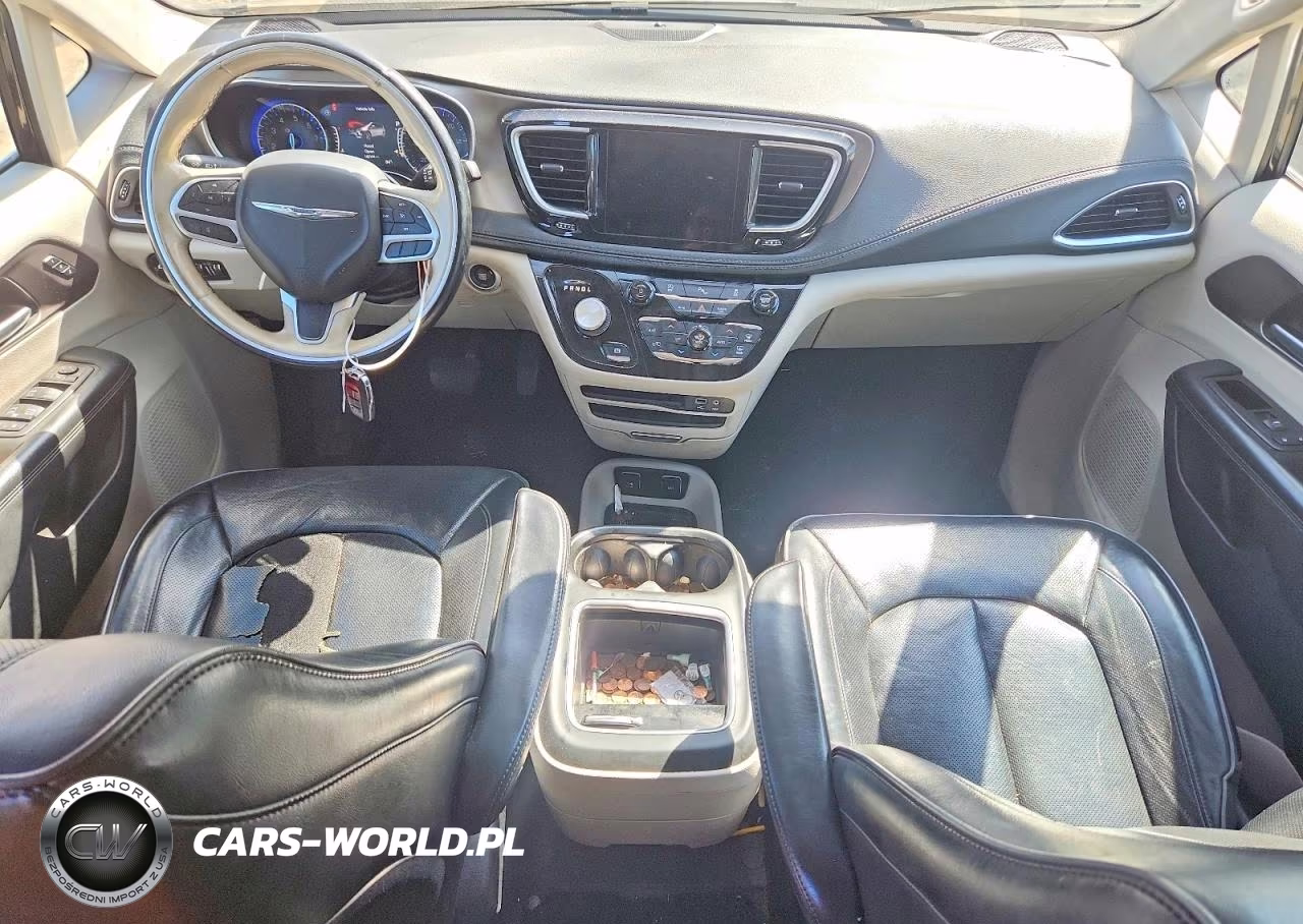 2018 Chrysler Pacifica Limited VIN:2C4RC1GG6JR320793 - 8