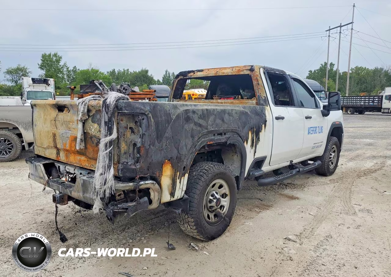 2023 GMC Sierra K3500 VIN:1GT49SE71PF130434 - 3