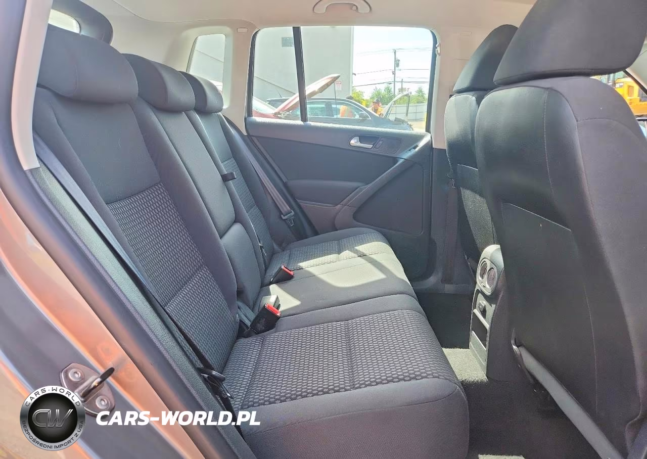 2011 Volkswagen Tiguan S VIN:WVGBV7AX6BW535263 - 11