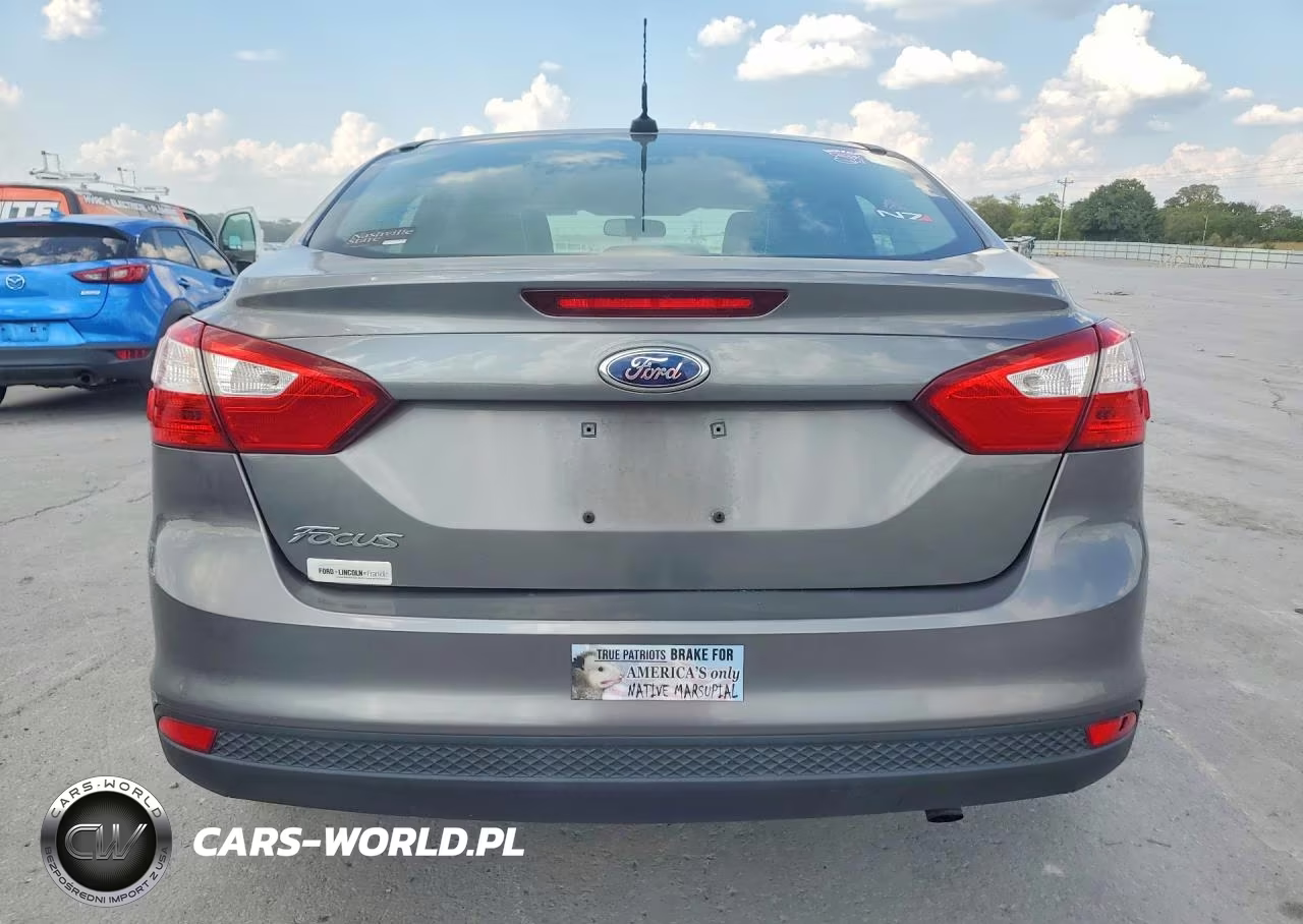 2012 Ford Focus S VIN:1FAHP3E29CL328875 - 6