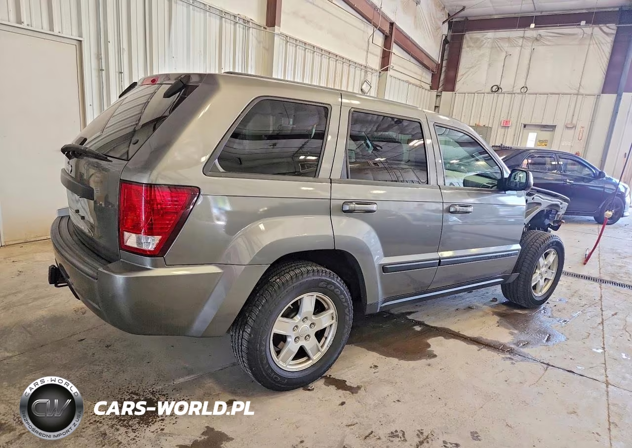 2007 Jeep Grand Cherokee Laredo VIN:1J8GR48K27C641671 - 3