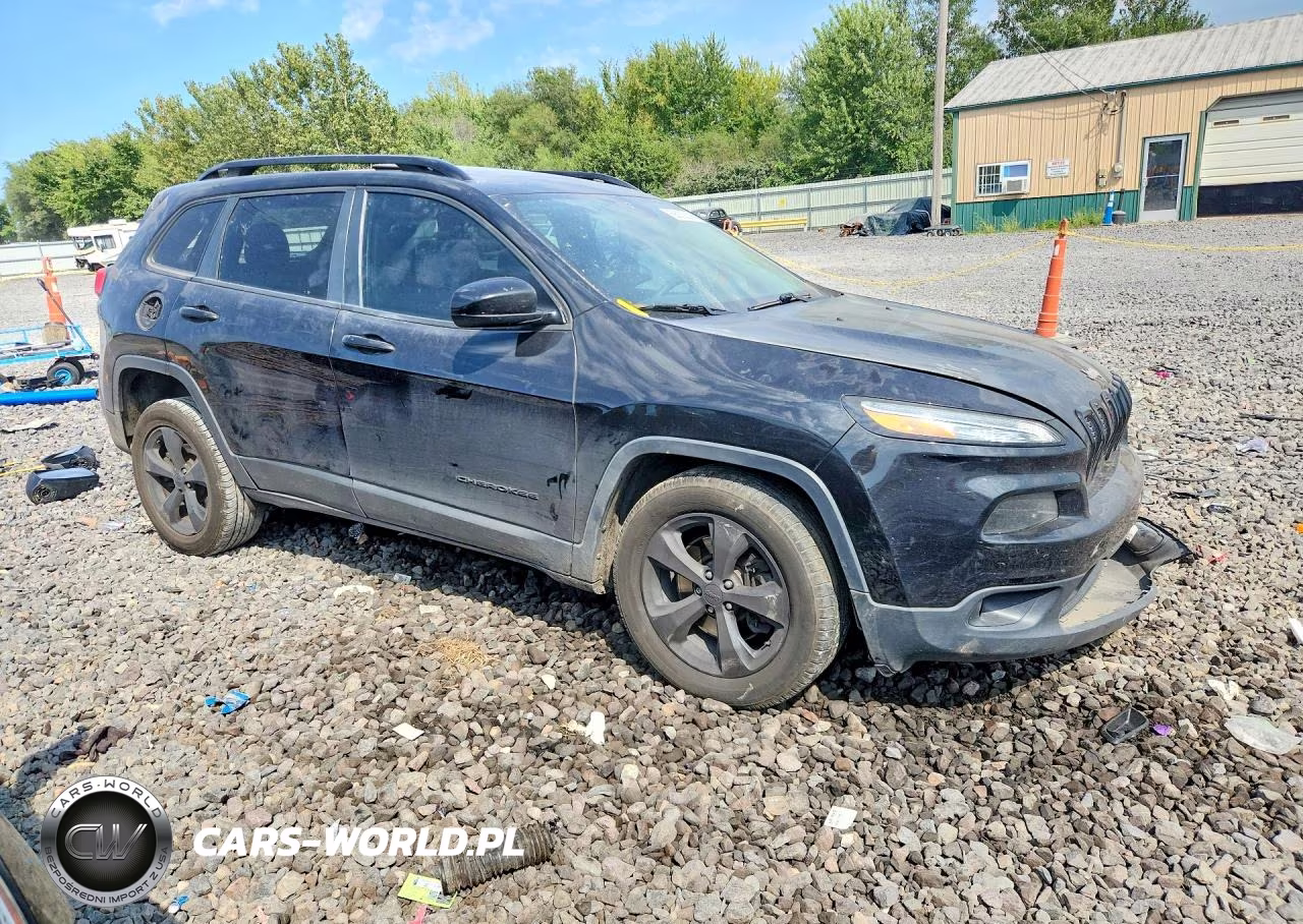 2016 Jeep Cherokee Latitude VIN:1C4PJMCSXGW163262 - 4