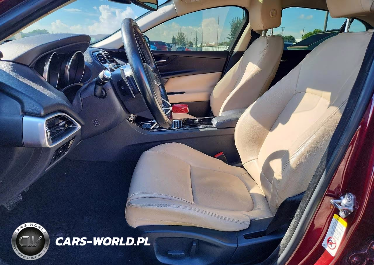 2017 Jaguar Xe VIN:SAJAJ4BV1HCP10246 - 7