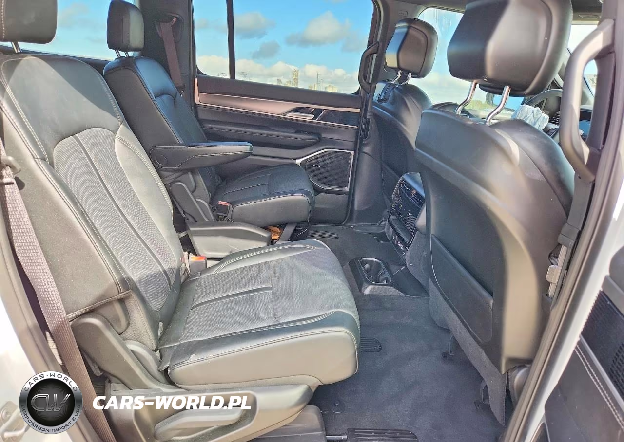 2025 Jeep Wagoneer Series Ii VIN:1C4SJVBP5SS520201 - 11