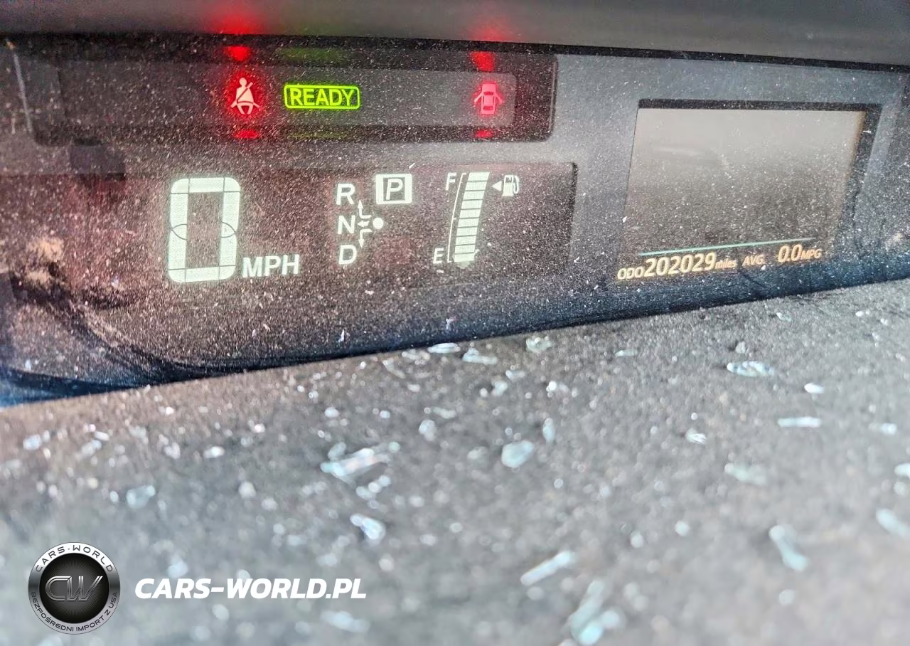 2017 Toyota Prius V Three VIN:JTDZN3EU7HJ061812 - 9