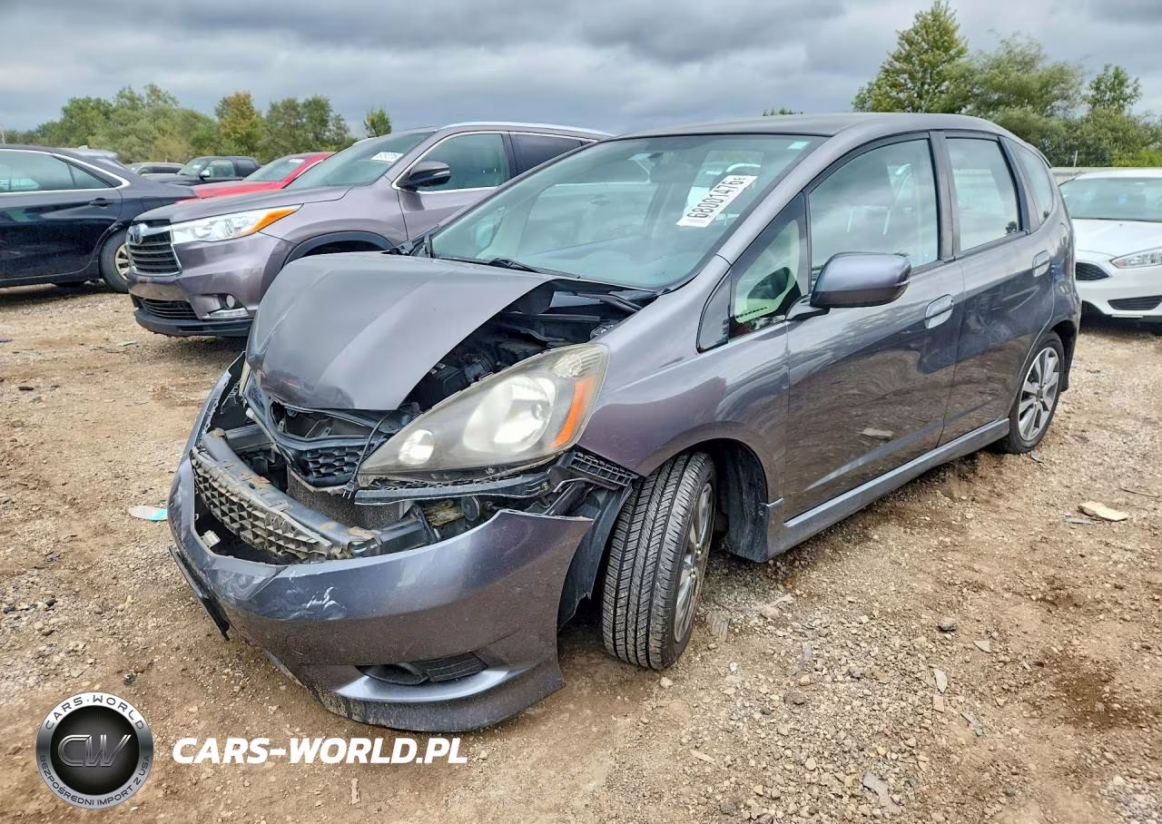 2013 Honda Fit Sport VIN:JHMGE8H54DC038221 - 1