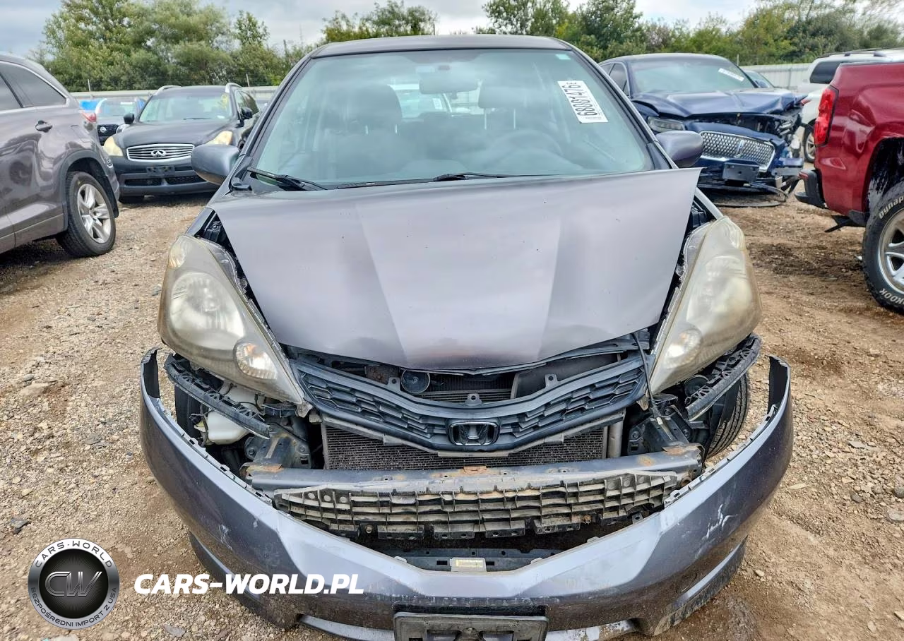 2013 Honda Fit Sport VIN:JHMGE8H54DC038221 - 5