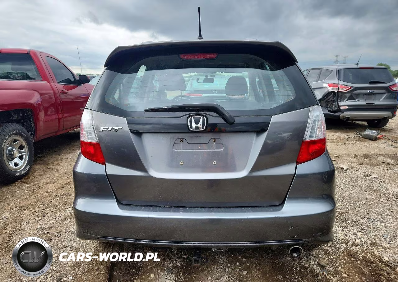 2013 Honda Fit Sport VIN:JHMGE8H54DC038221 - 6