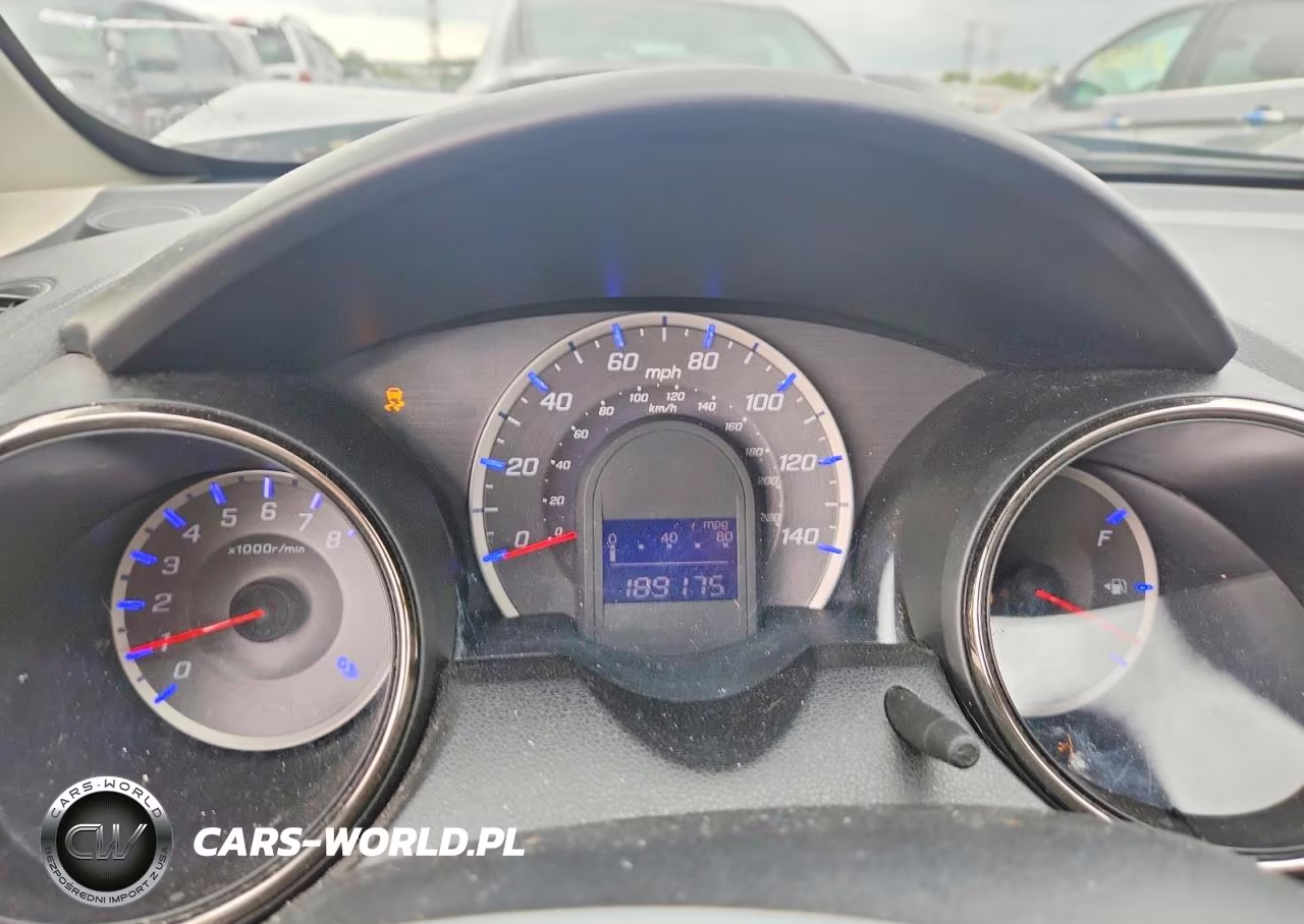 2013 Honda Fit Sport VIN:JHMGE8H54DC038221 - 9