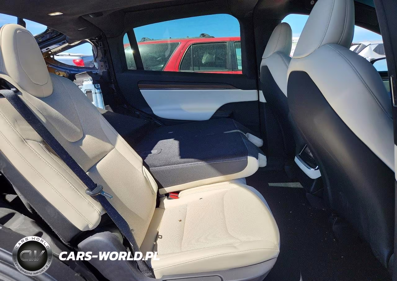 2023 Tesla Model X VIN:7SAXCDE56PF368019 - 10