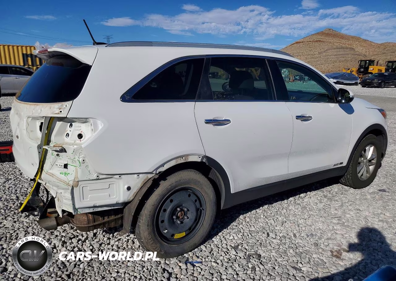 2017 Kia Sorento Lx V6 VIN:5XYPGDA52HG329624 - 3