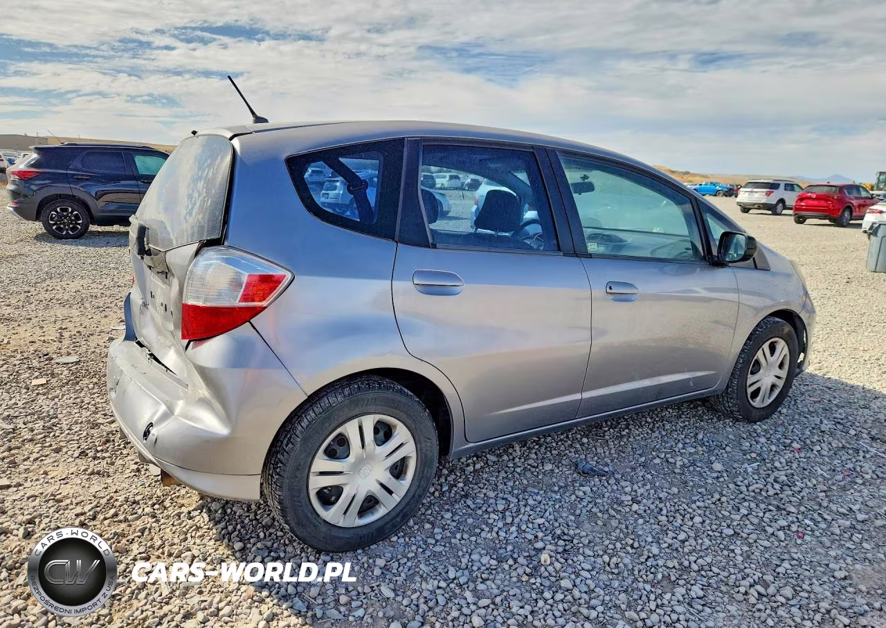 2010 Honda Fit VIN:JHMGE8H27AC012553 - 3
