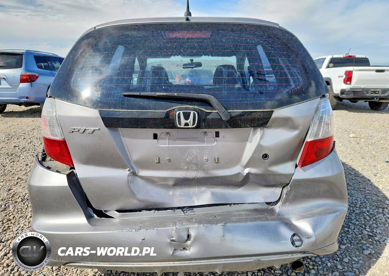 2010 Honda Fit VIN:JHMGE8H27AC012553 - 6