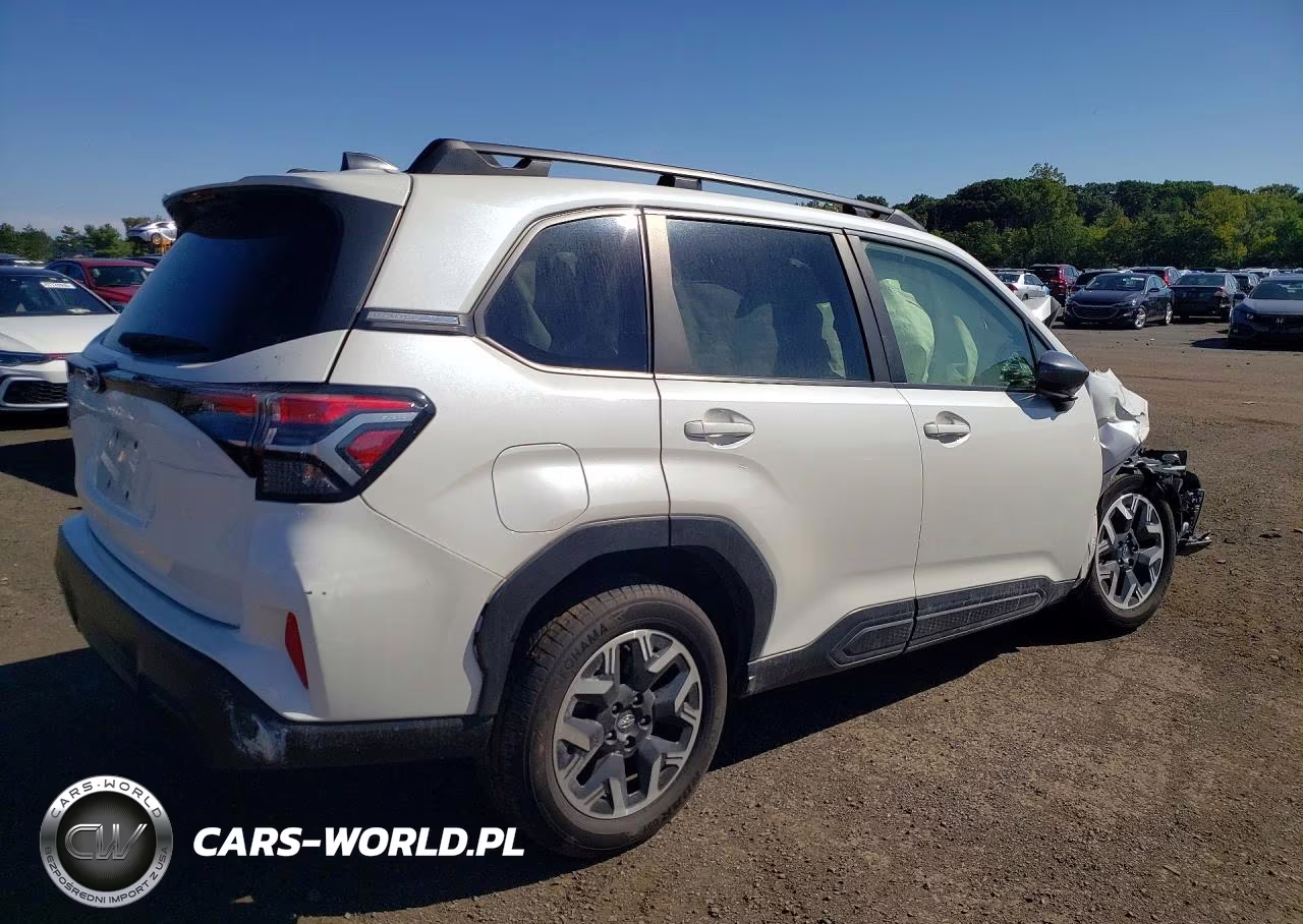 2025 Subaru Forester Premium VIN:JF2SLDDC7SH467109 - 3