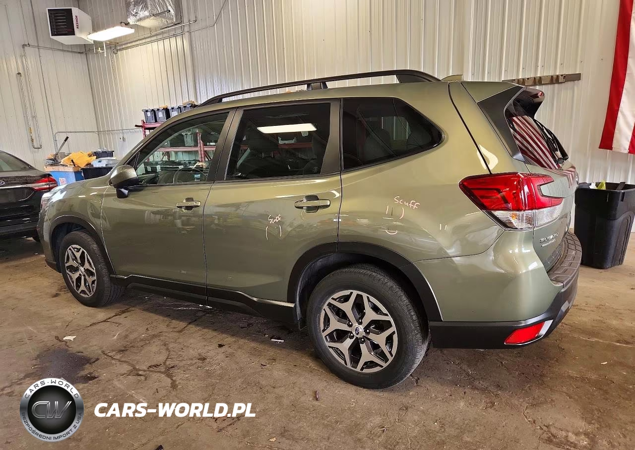 2019 Subaru Forester Premium VIN:JF2SKAGC0KH558090 - 2