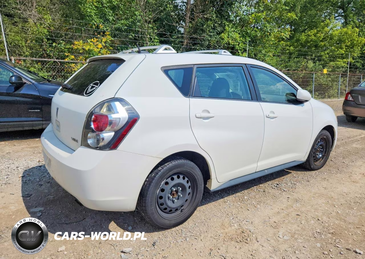 2009 Pontiac Vibe VIN:5Y2SM670X9Z475007 - 3