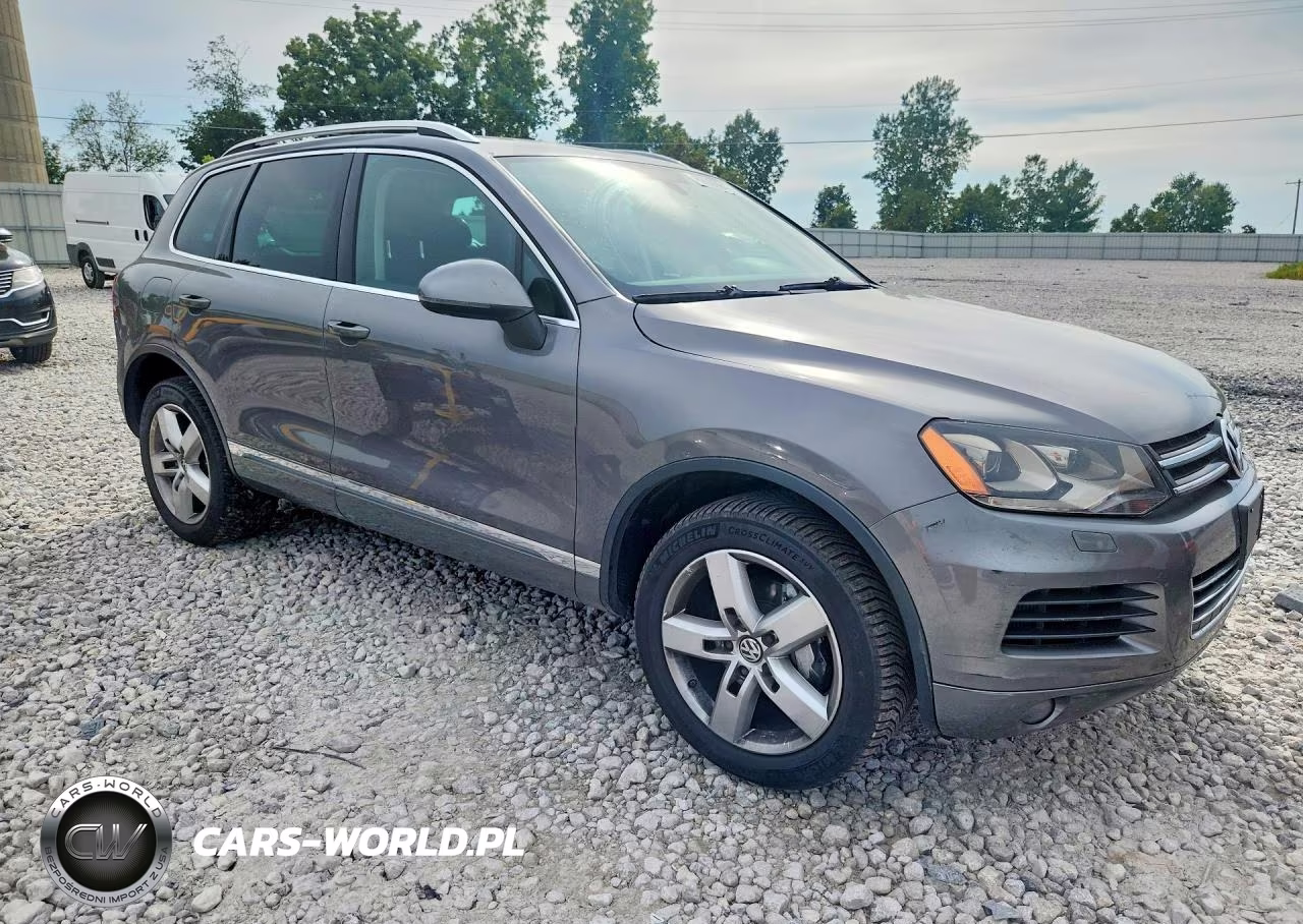 2013 Volkswagen Touareg V6 Tdi VIN:WVGEP9BP3DD002724 - 4