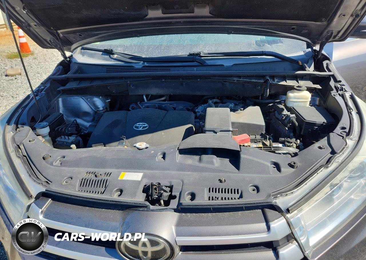 2019 Toyota Highlander Le Plus VIN:5TDZZRFH0KS361596 - 12