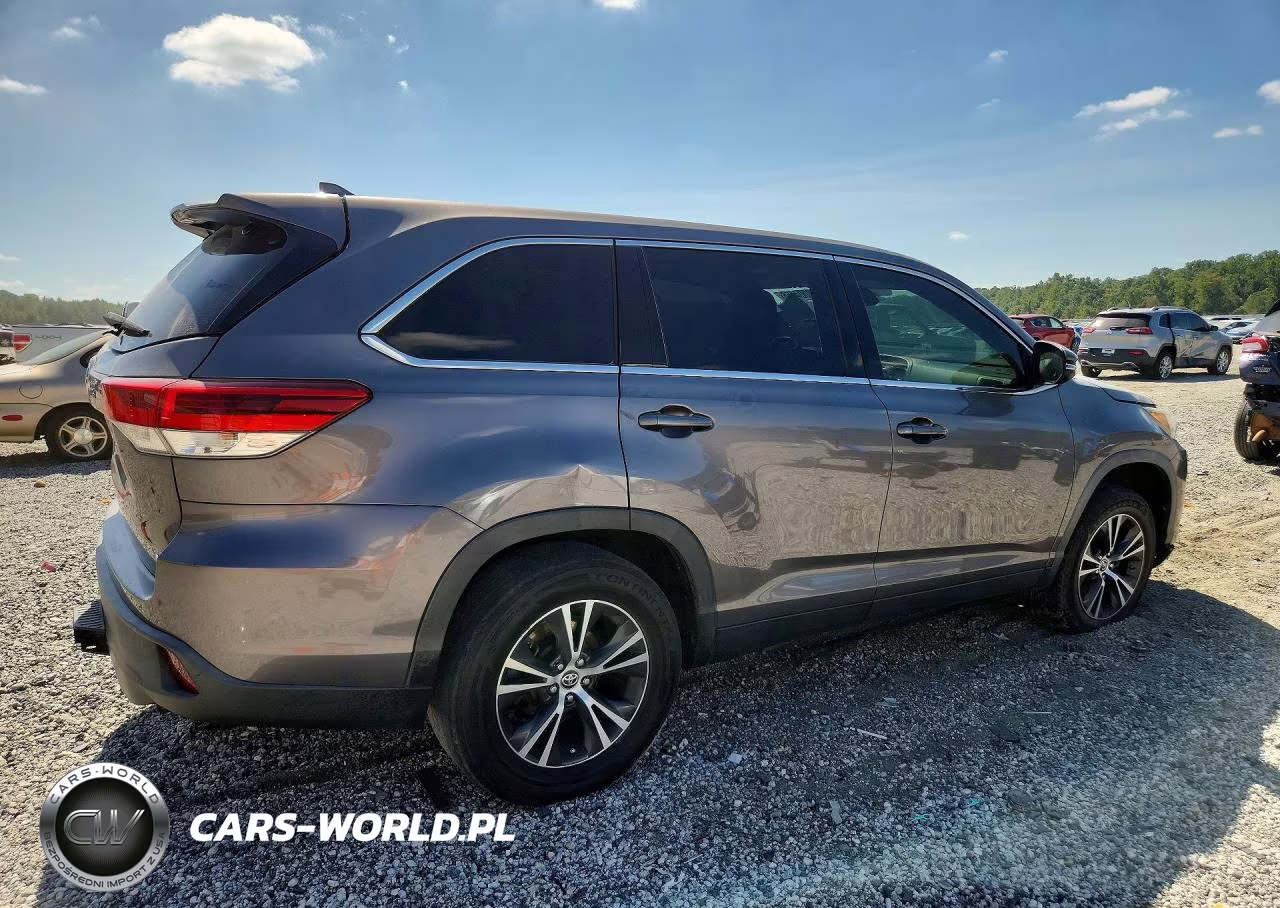 2019 Toyota Highlander Le Plus VIN:5TDZZRFH0KS361596 - 3