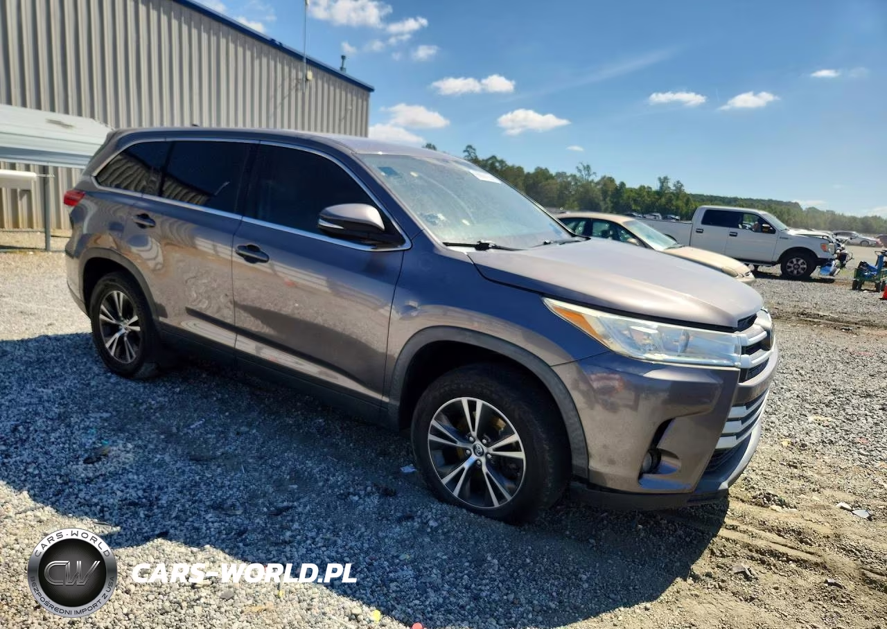 2019 Toyota Highlander Le Plus VIN:5TDZZRFH0KS361596 - 4