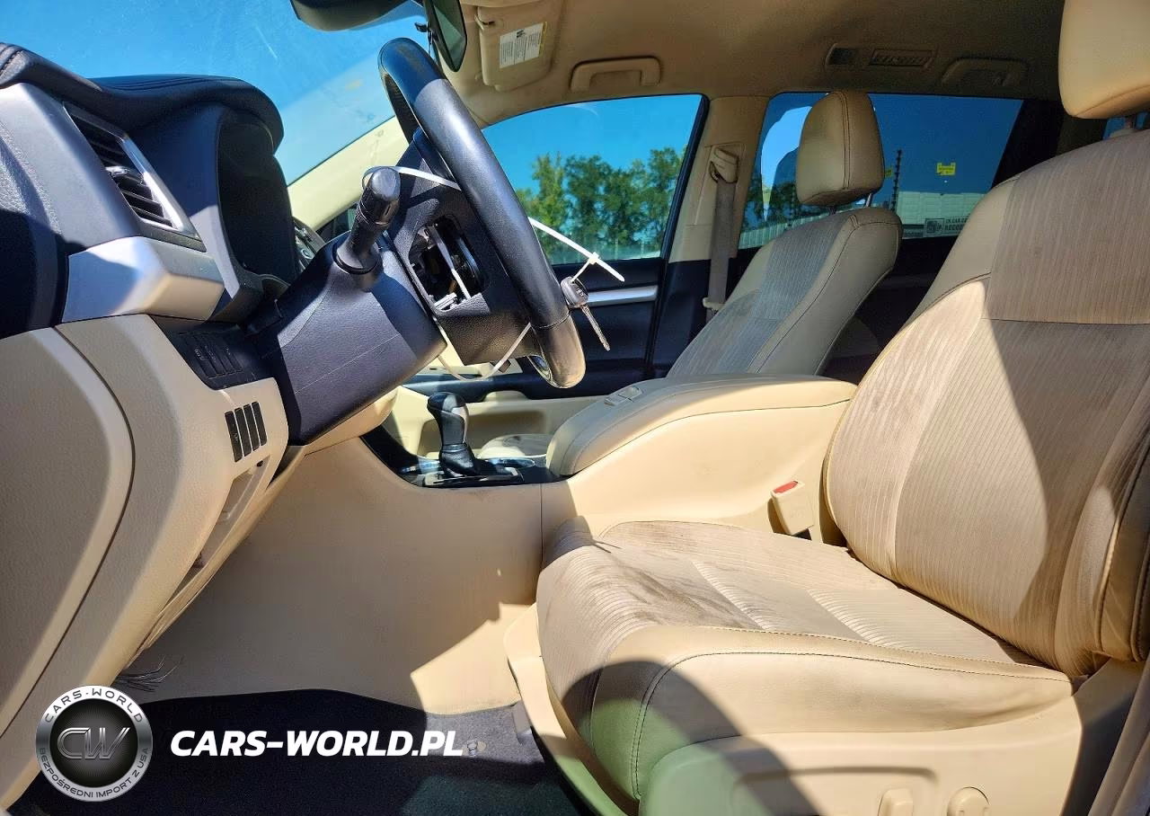 2019 Toyota Highlander Le Plus VIN:5TDZZRFH0KS361596 - 7