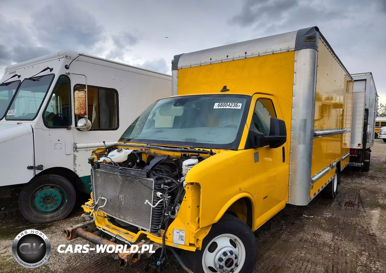 2022 GMC Savana Cut - Box Truck