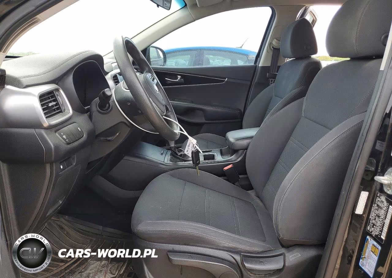 2019 Kia Sorento L VIN:5XYPG4A33KG592534 - 7