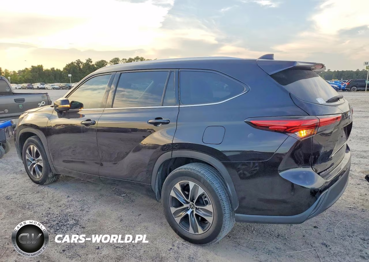 2022 Toyota Highlander Xle VIN:5TDGZRAH2NS125728 - 2