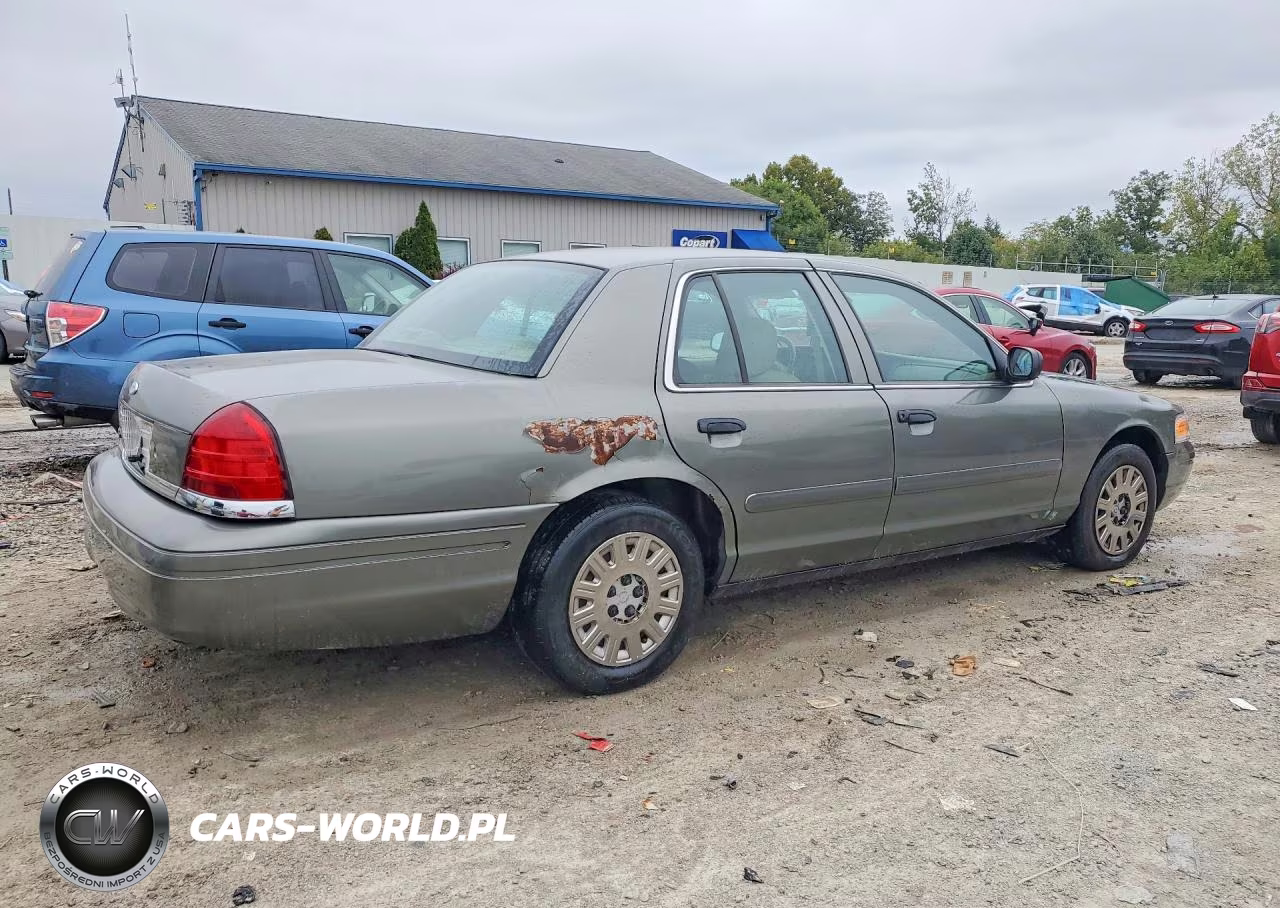 2004 Ford Crown Victoria VIN:2FAFP73WX4X115720 - 3