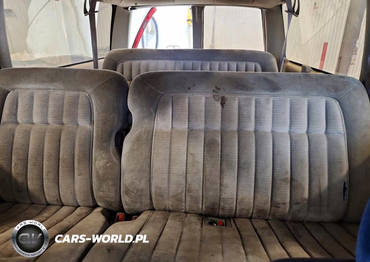 1993 Chevrolet Suburban K1500 VIN:1GNFK16K8PJ325154 - 10