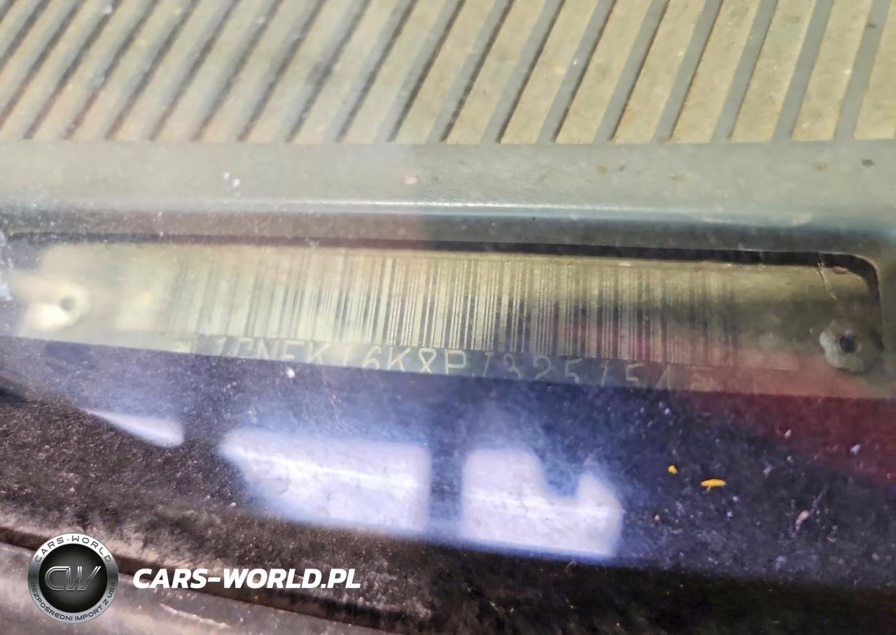 1993 Chevrolet Suburban K1500 VIN:1GNFK16K8PJ325154 - 13