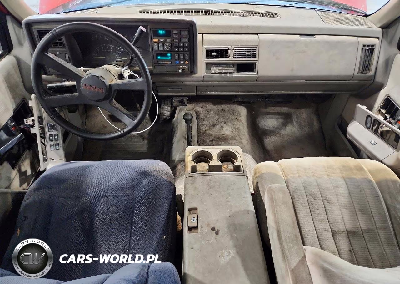 1993 Chevrolet Suburban K1500 VIN:1GNFK16K8PJ325154 - 8